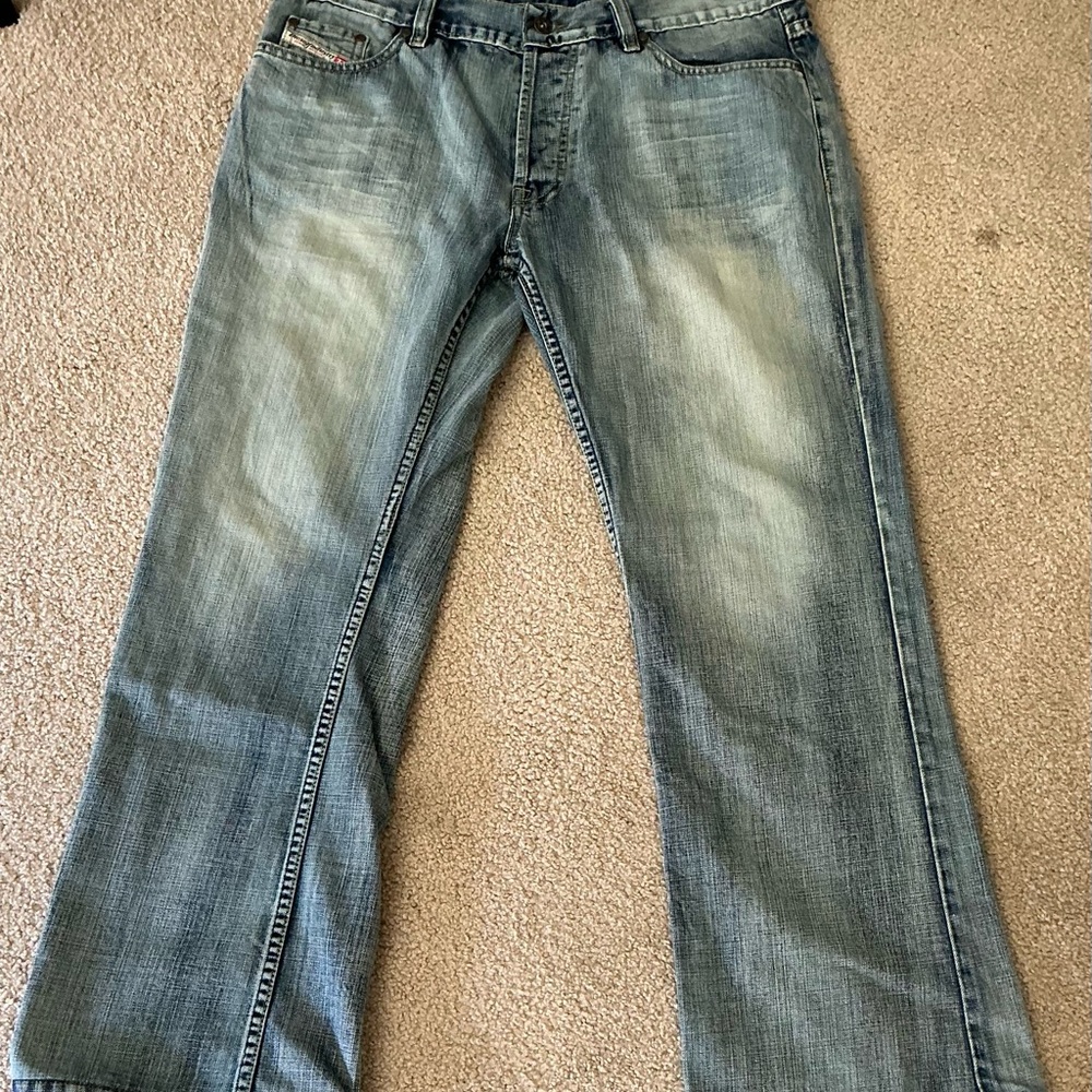 Diesel men’s Jeans distressed wash relaxed fit button up size 38